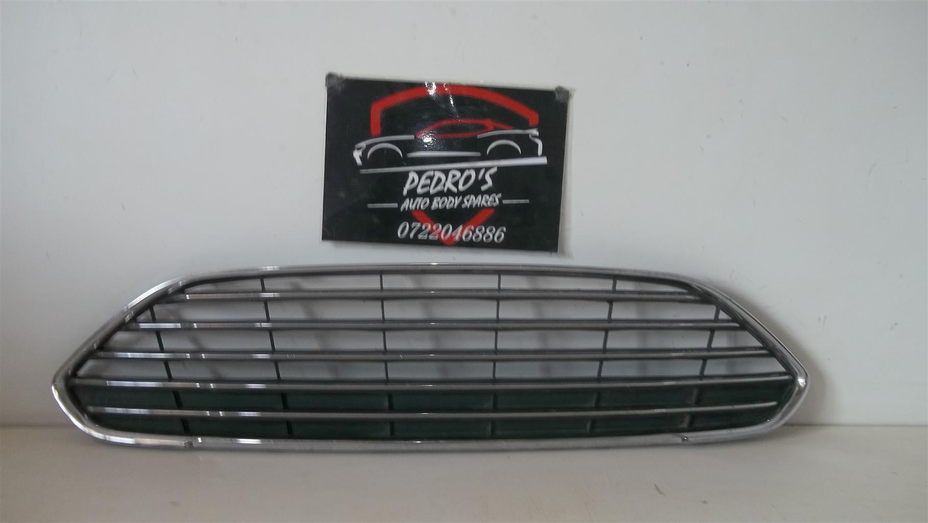 Ford Fiesta Mk7 facelift front bumper grille - Private Seller Ford Fiesta Mk7 facelift front bumper grille - Private Seller
