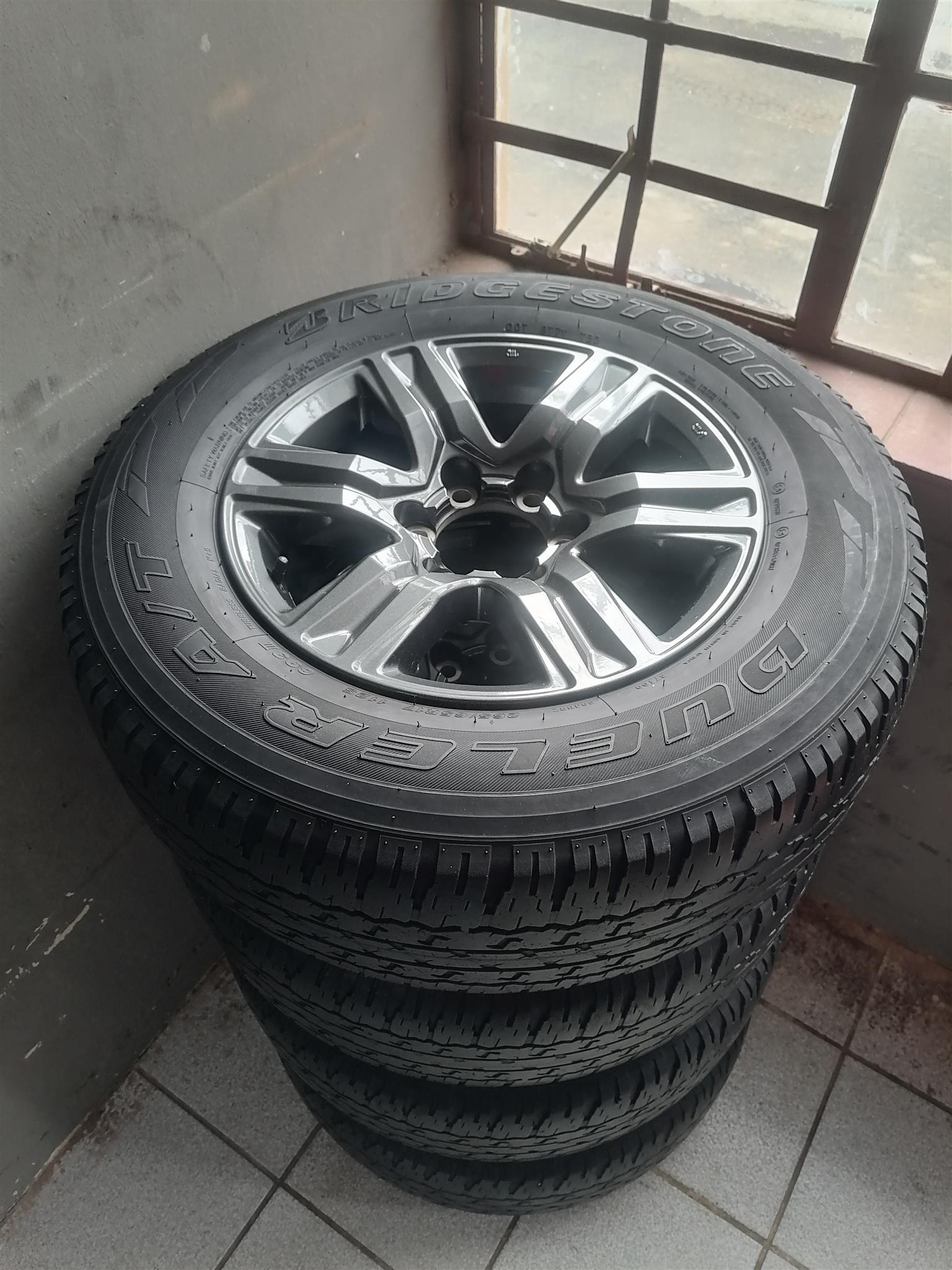 Toyota Hilux gd6 Mag Rims (WITH USED TYRES)