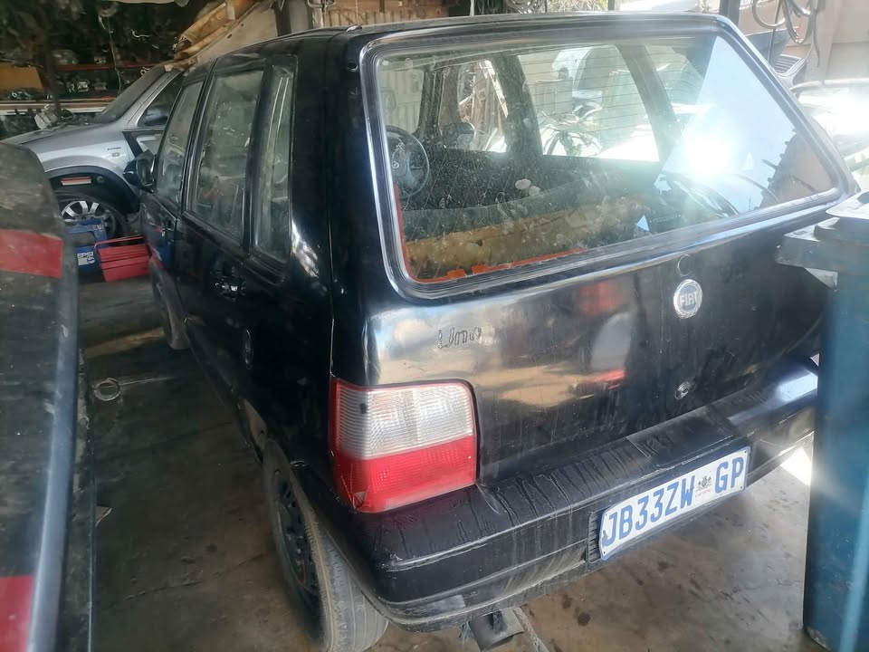 Fiat Uno 1.3 fire facelift stripping for spares