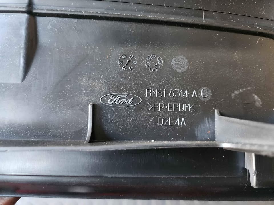 FORD FOCUS MK3 AIR DUCT DEFLECTOR - Private Seller