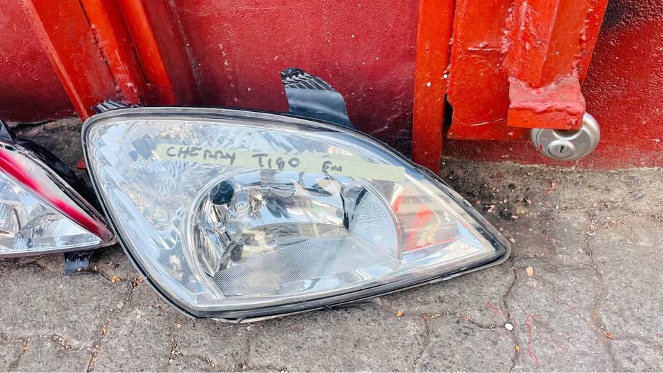 CHERY Tiggo T11 headlight - Private Seller CHERY Tiggo T11 headlight - Private Seller