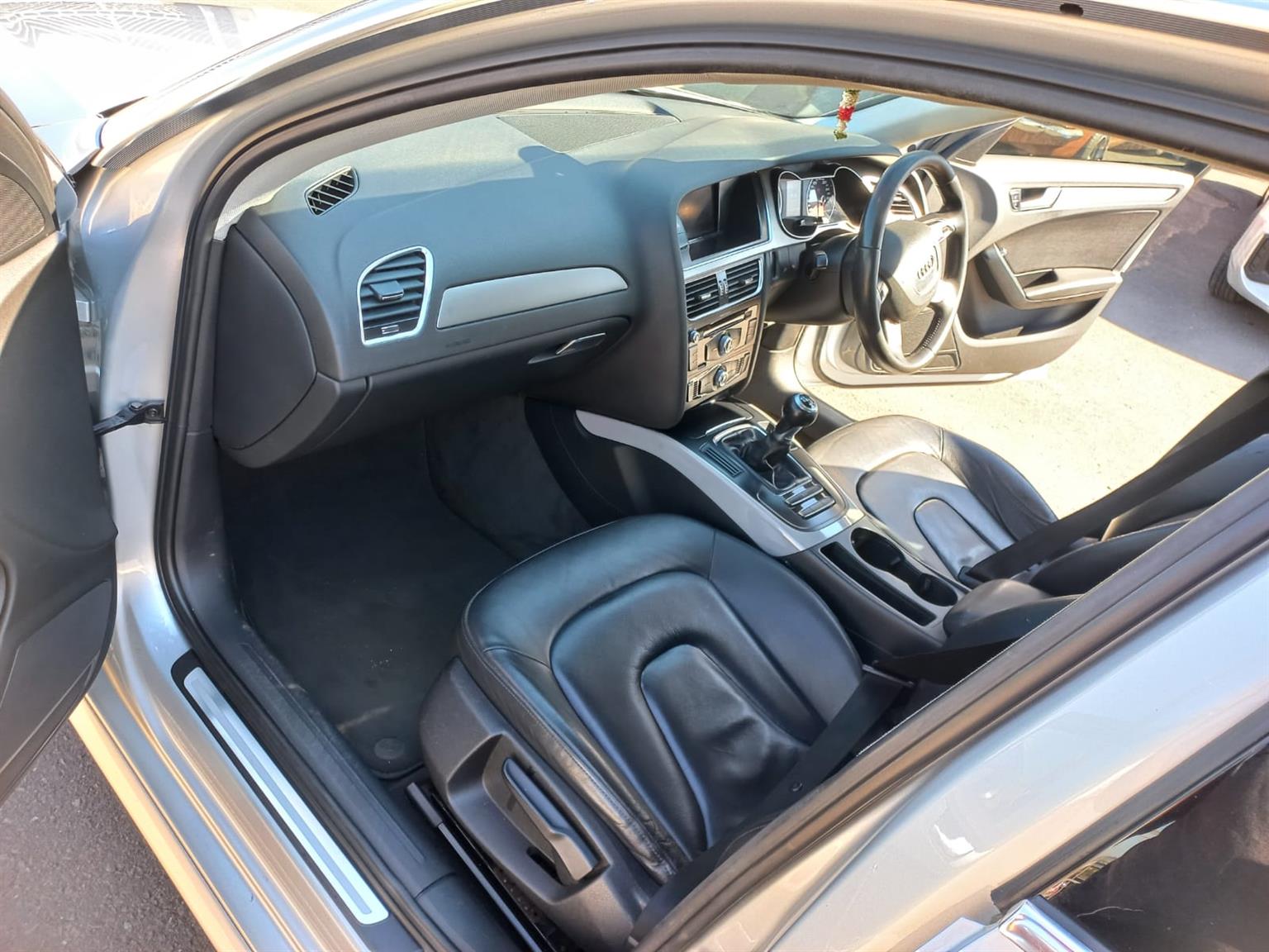 Audi a4 b8 manual