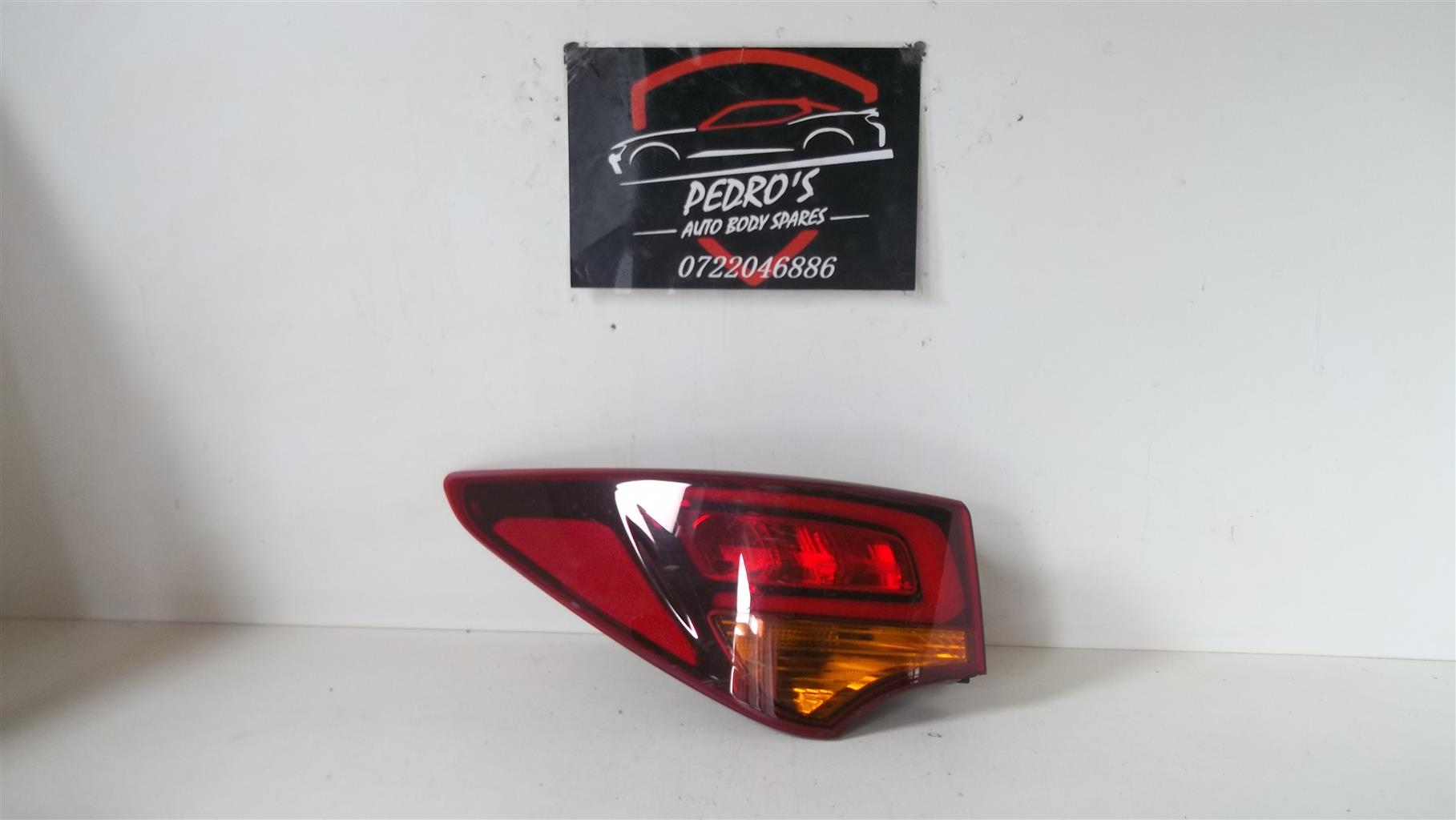 Hyundai Santa Fe left tail light - Private Seller
