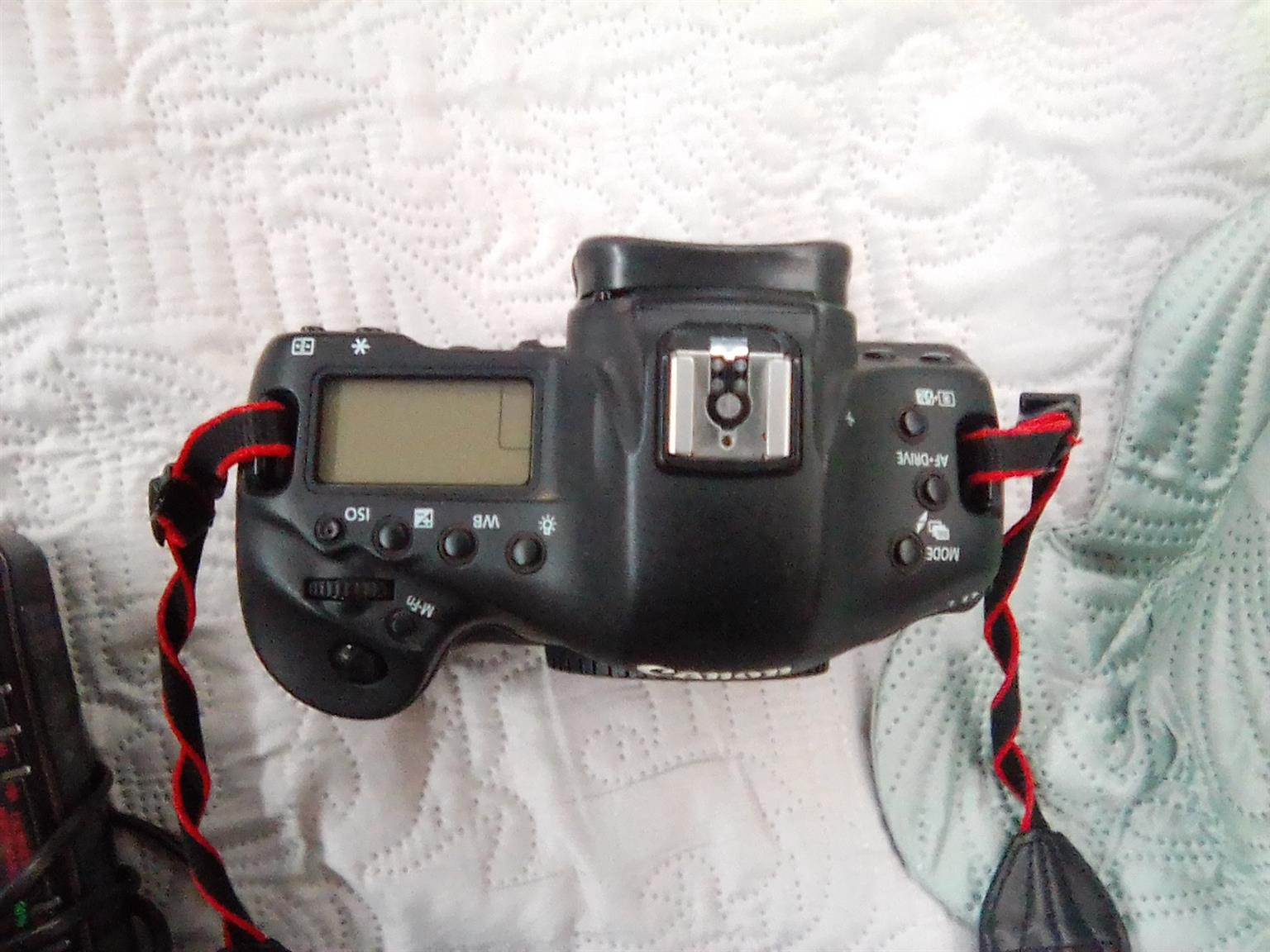Canon 1DX camera with 2 batteries and chargers