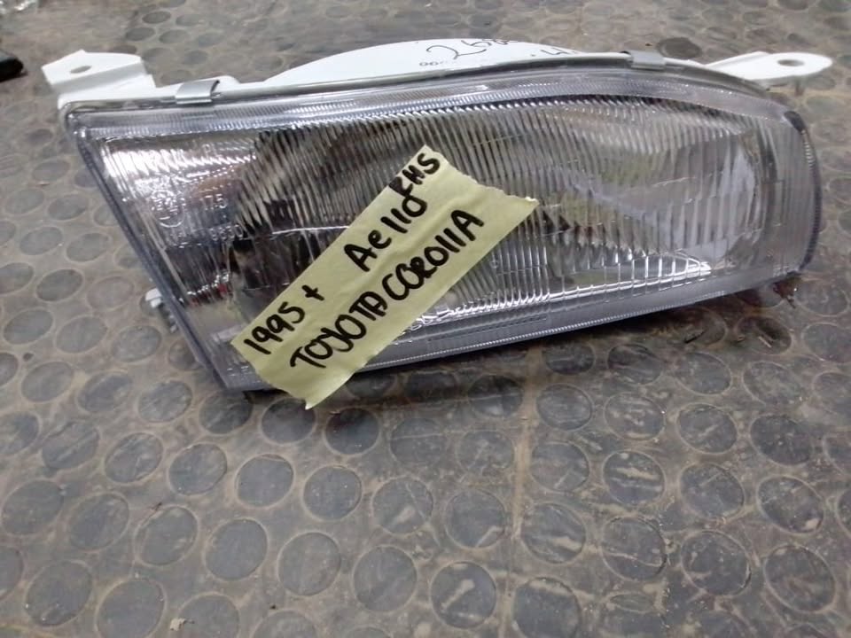 TOYOTA COROLLA HEADLIGHT - Private Seller TOYOTA COROLLA HEADLIGHT - Private Seller