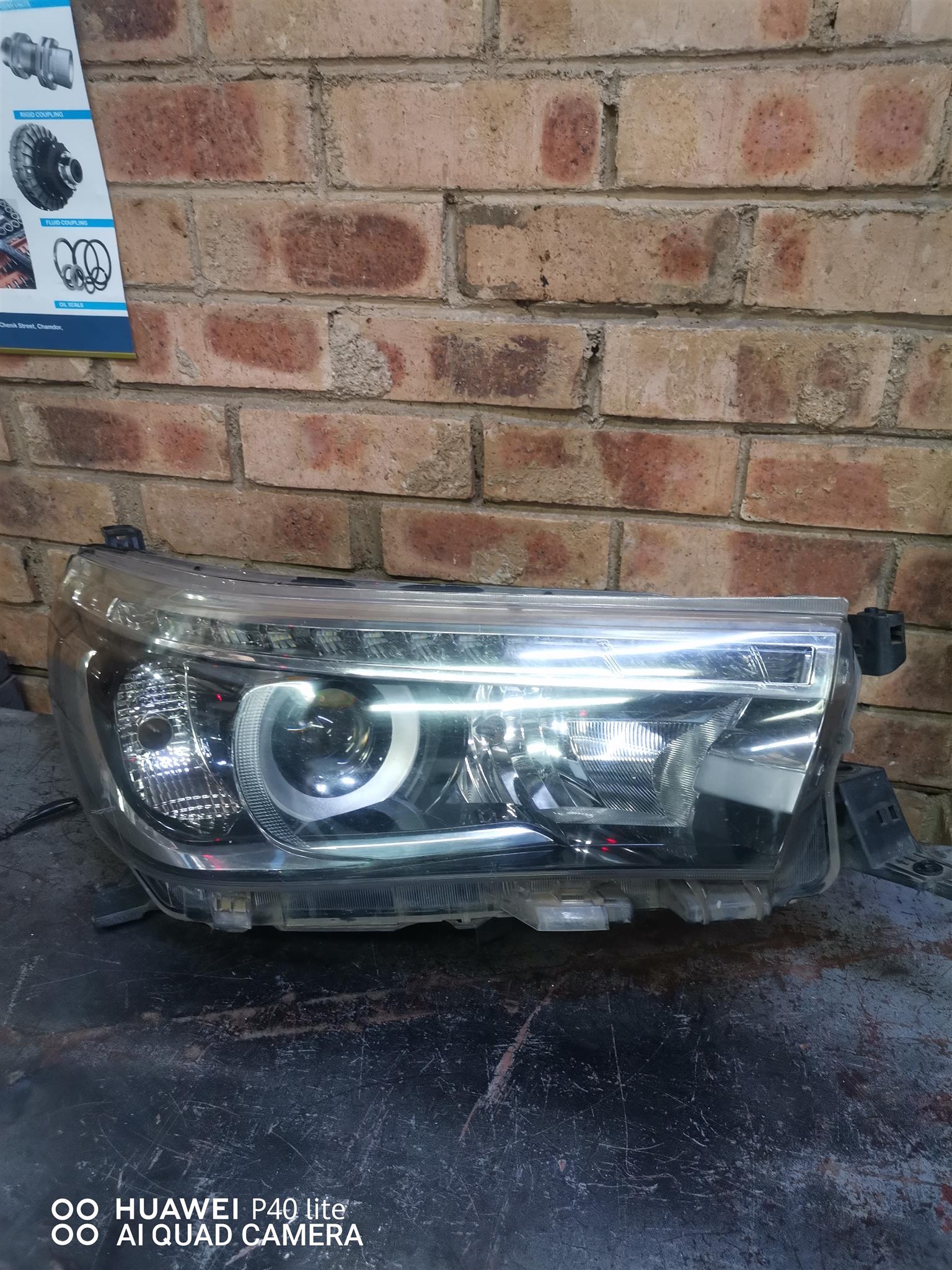 Right headlight for Toyota Hilux GD-6 - Private Seller Right headlight for Toyota Hilux GD-6 - Private Seller