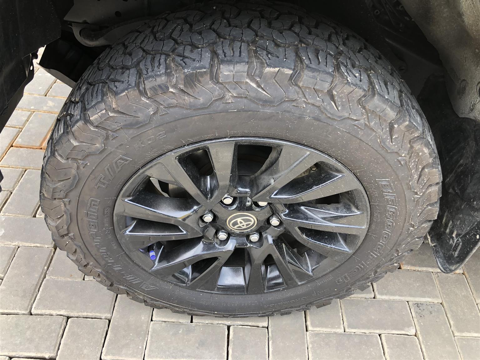 Used 2024 Toyota Hilux 2.4GD-6 double cab 4x4 Raider manual - Private Seller Used 2024 Toyota Hilux 2.4GD-6 double cab 4x4 Raider manual - Private Seller