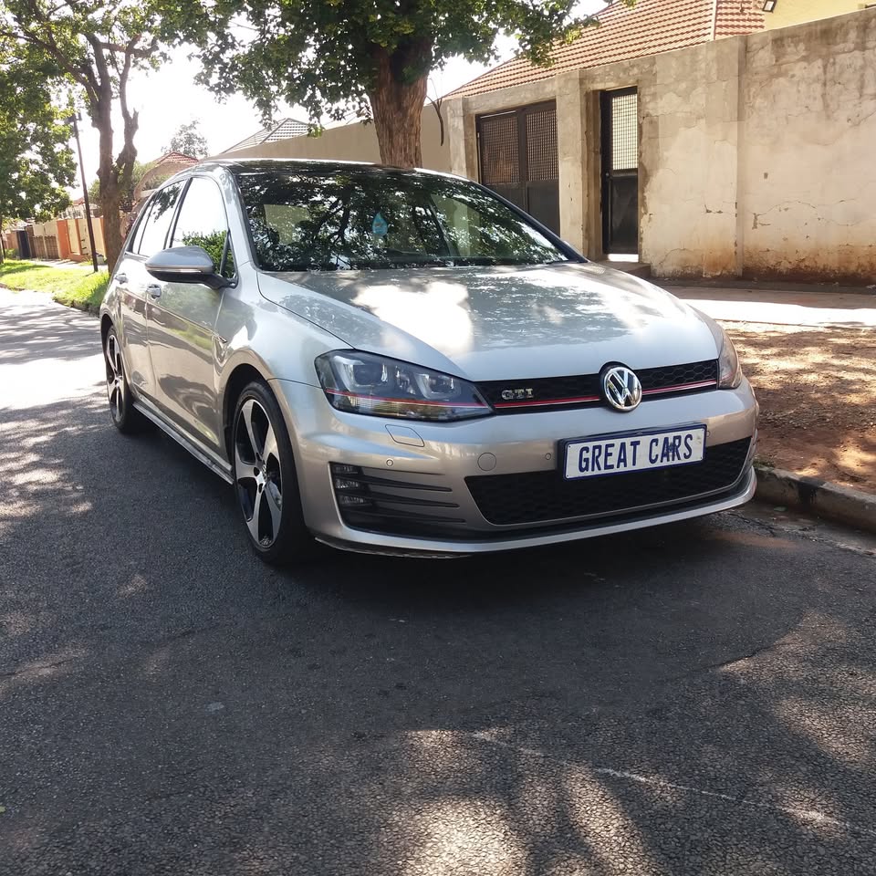 2014 VOLKSWAGEN GOLF 7 2.0 GTi DSG 45000Kilos SUNROOF Available
