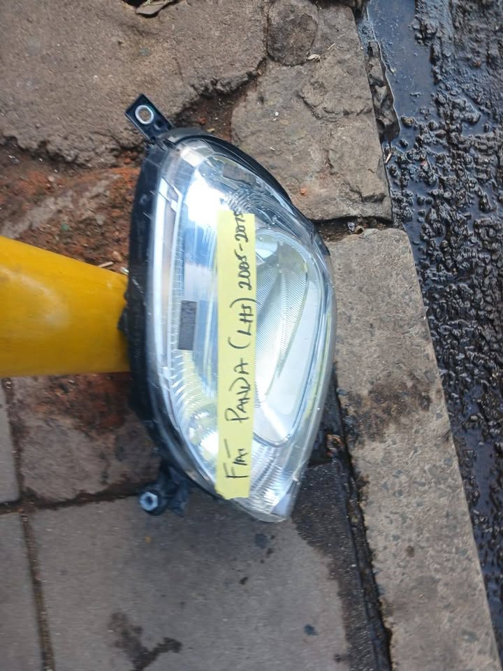 Fait panda HEADLIGHTS Front Left - Private Seller Fait panda HEADLIGHTS Front Left - Private Seller