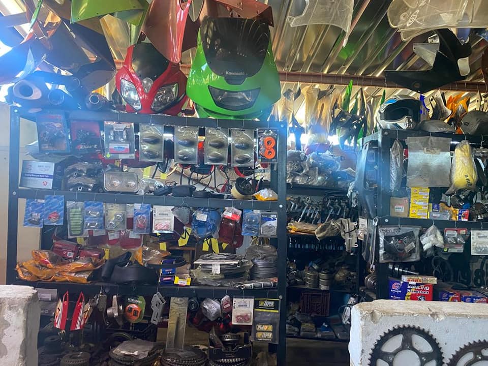 Suzuki B-King number plate holder. Meyerton bike Scrapyard new and secondhand spares. We stripping b - Private Seller