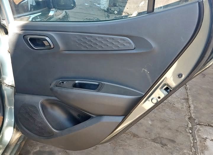 HYUNDAI GRAND I 10 RIGHT REAR DOOR PANEL - Private Seller HYUNDAI GRAND I 10 RIGHT REAR DOOR PANEL - Private Seller
