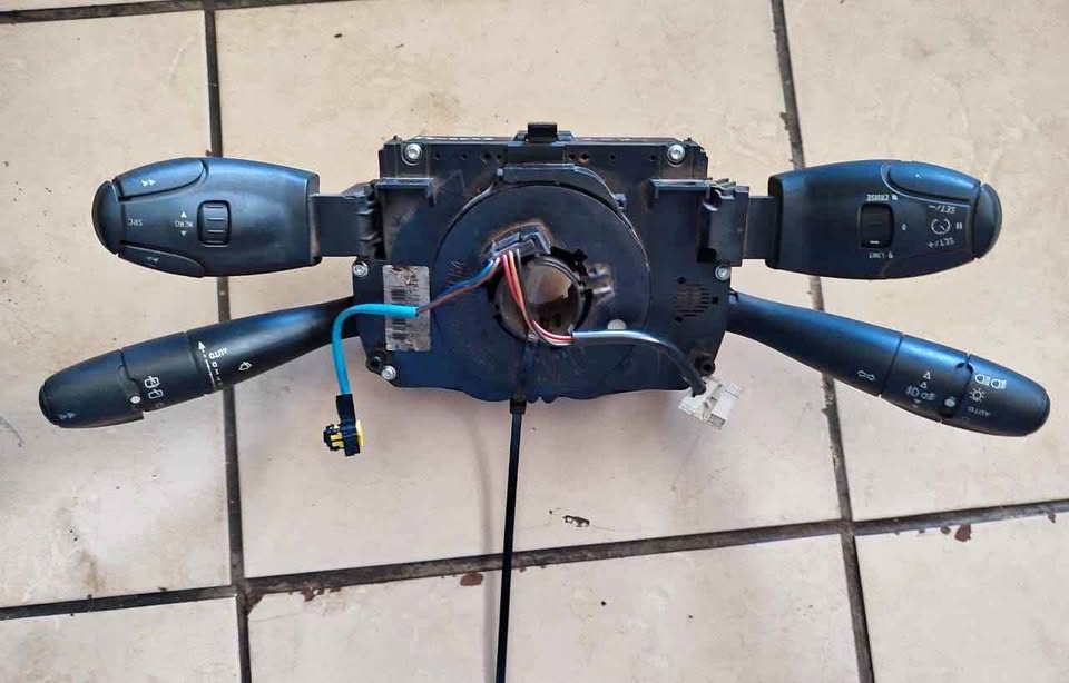 Peugeot 207 Combination Switch - Private Seller