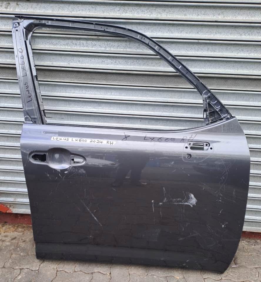 Lexus LX600 2024 FrontDoor Rightside - Private Seller Lexus LX600 2024 FrontDoor Rightside - Private Seller
