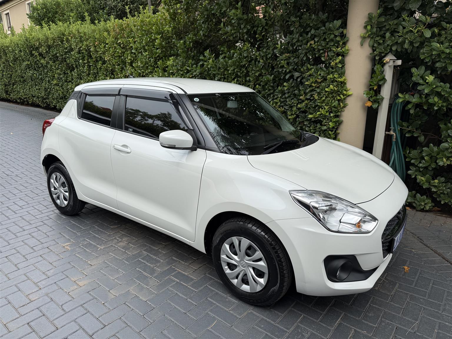 Used 2024 Suzuki Swift hatch 1.2 GL - Private Seller Used 2024 Suzuki Swift hatch 1.2 GL - Private Seller