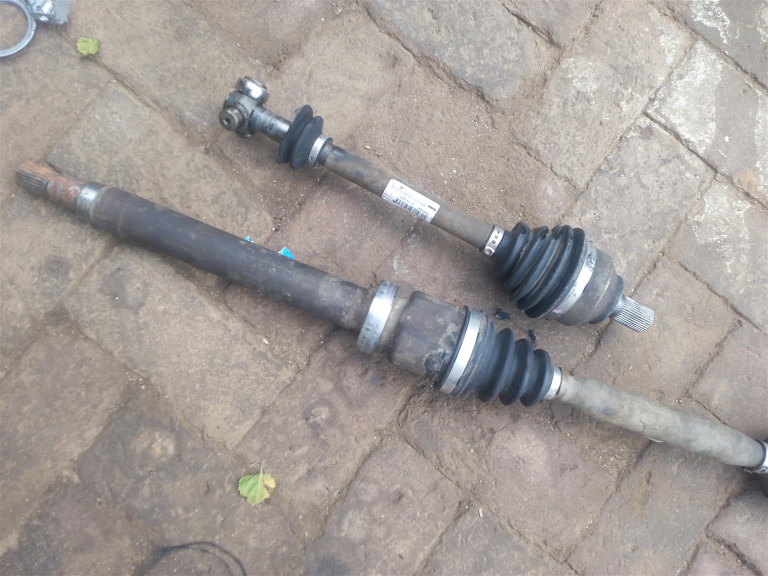 AUTOMATIC LEFT AND RIGHT DRIVESHAFTS S40 1.8L 2010 VOLVO FOR SALE DELIVERY - Private Seller AUTOMATIC LEFT AND RIGHT DRIVESHAFTS S40 1.8L 2010 VOLVO FOR SALE DELIVERY - Private Seller