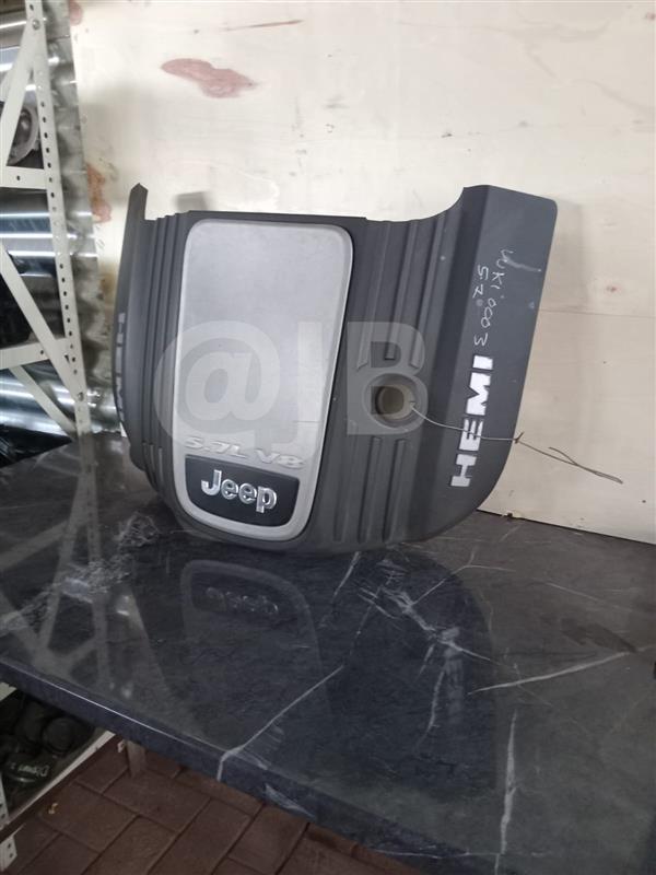Jeep Grand Cherokee WK1 5.7 Engine Cover (USED) - Private Seller Jeep Grand Cherokee WK1 5.7 Engine Cover (USED) - Private Seller