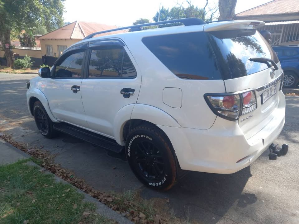 2014 Toyota Fortuner Engine Capacity 3.0 D4D Diesel Automatic Transmission 4X4 White Colour