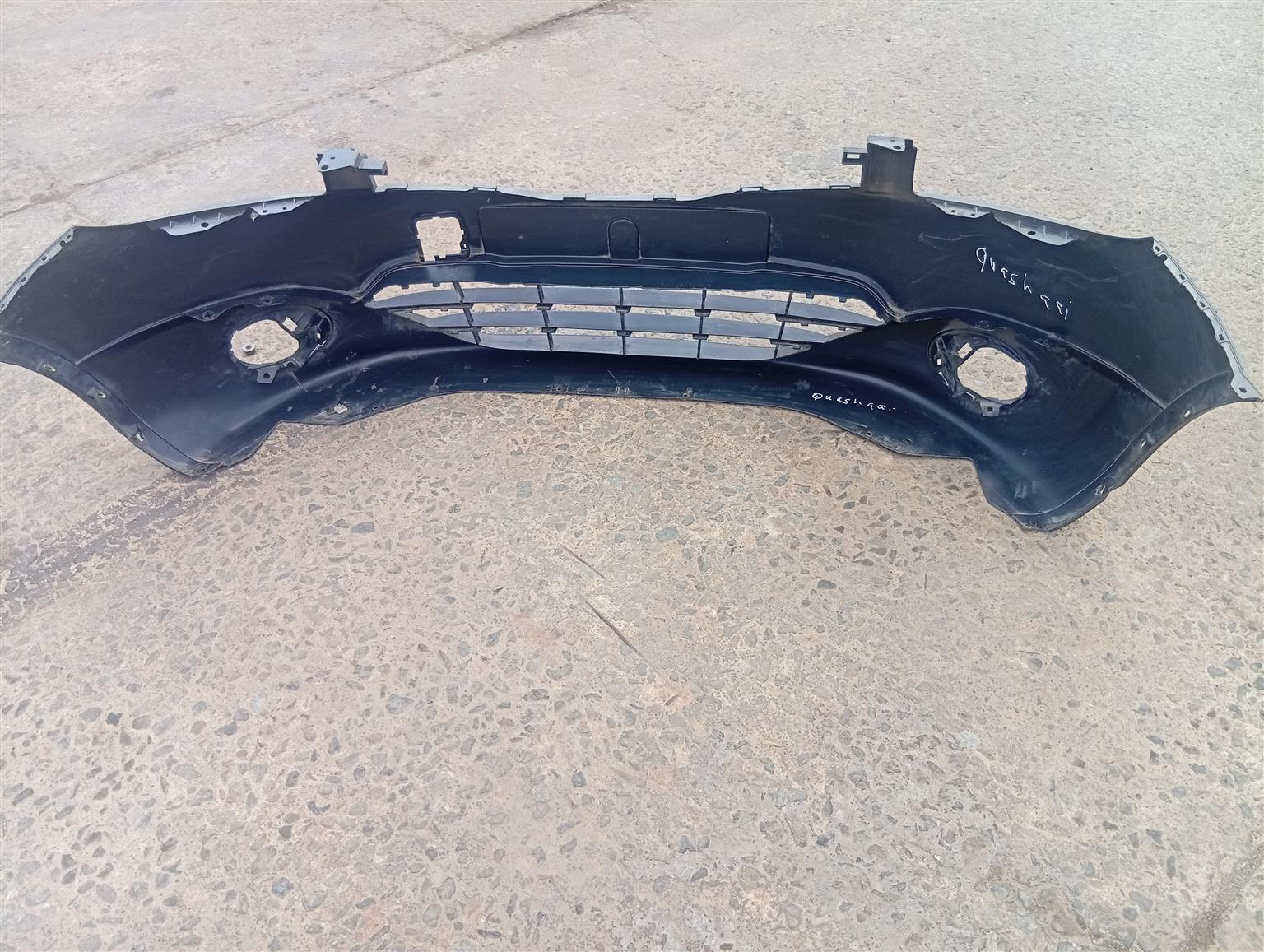 Nissan qashqai front bumper - Private Seller Nissan qashqai front bumper - Private Seller