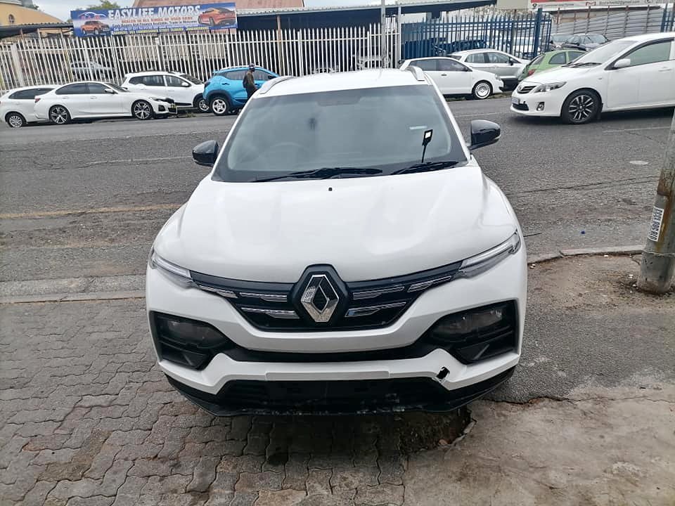2024 Renault Kiger 1.0 SUV Easy-R with a Nice interior seat Reserves Camera and Service book