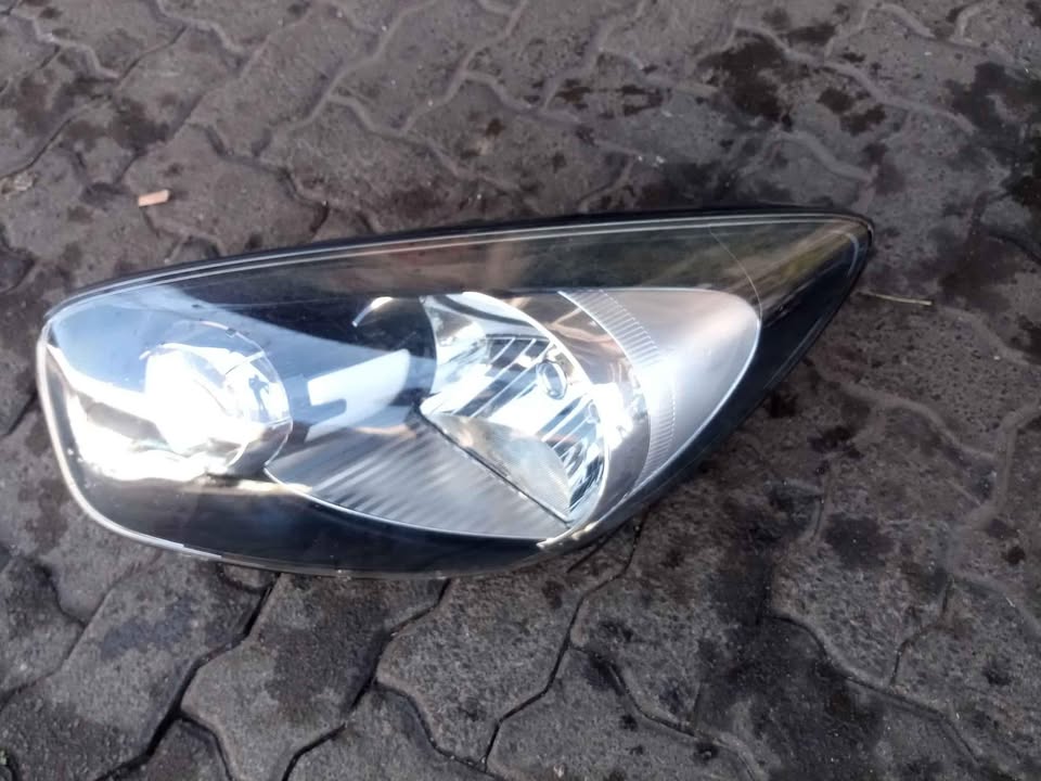 Kia picanto headlight - Private Seller Kia picanto headlight - Private Seller