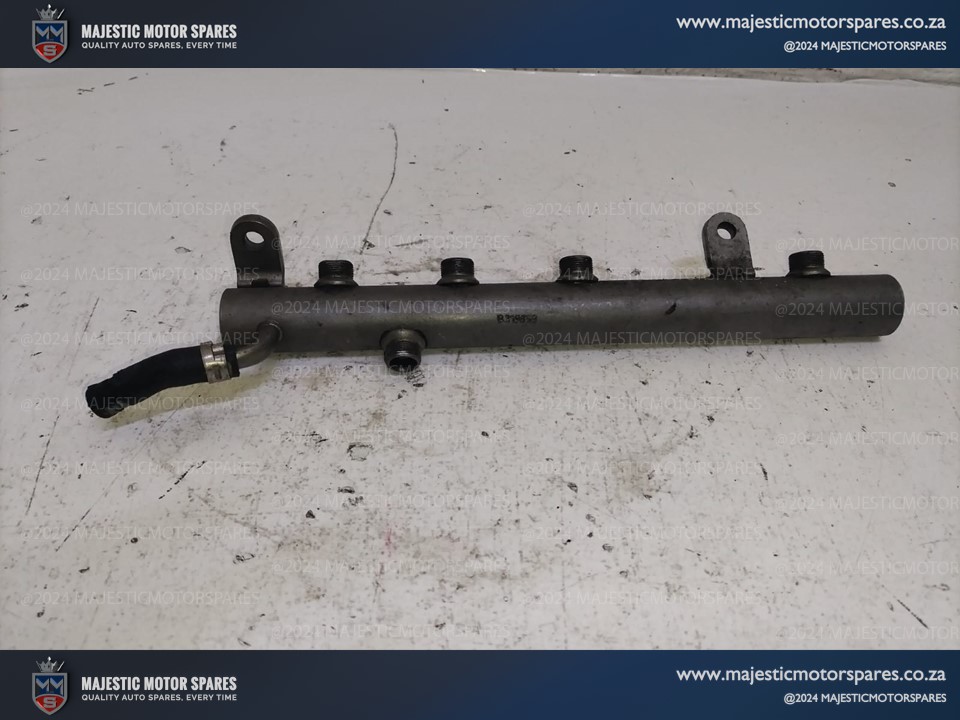 Mercedes Benz M642 fuel pressure regulator rail for sale - Private Seller