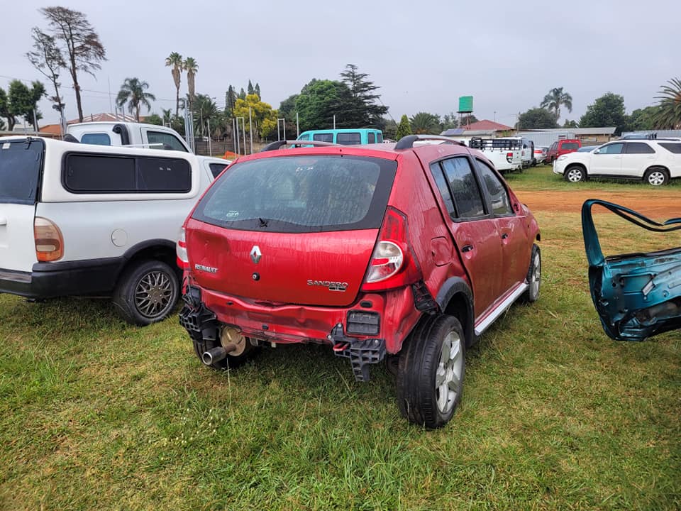 Renault Sandero Stripping for Spares - Private Seller Renault Sandero Stripping for Spares - Private Seller