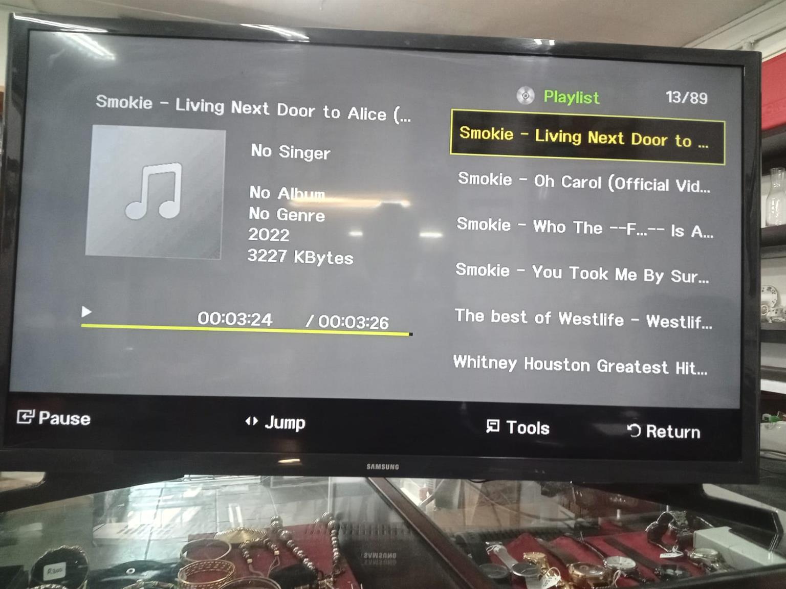 SAMSUNG 32"