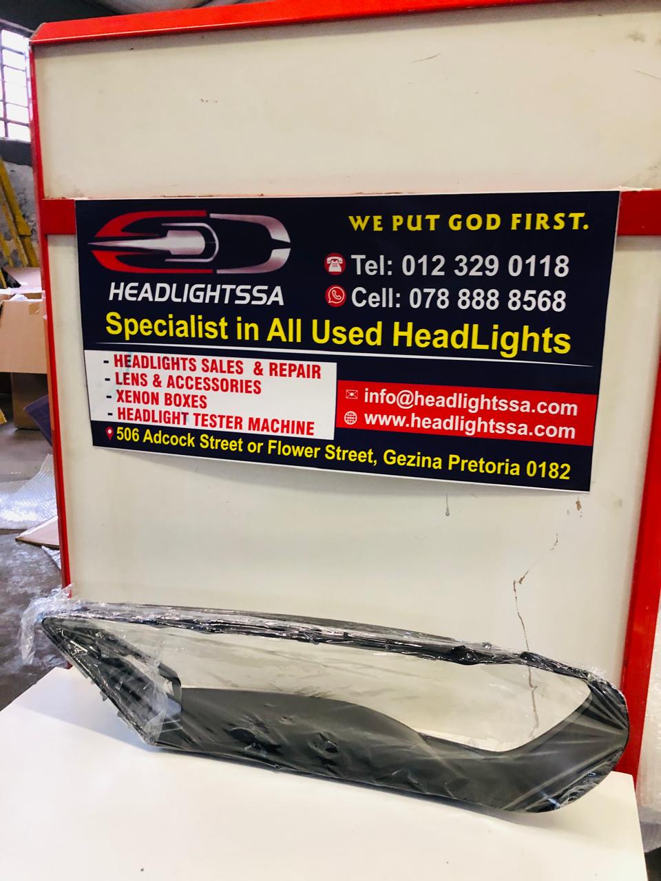 Audi Q7 right side headlight replacement lens - Private Seller