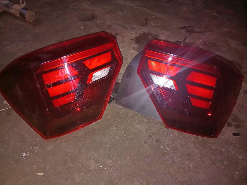 Vw tcross both side taillight normal one Vw tcross both side taillight normal one