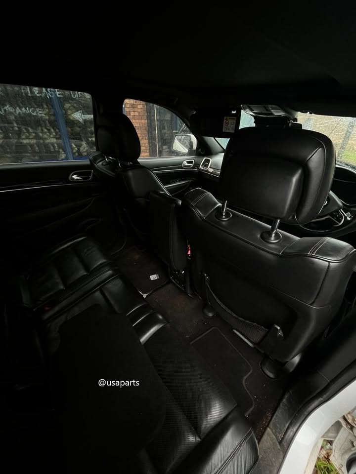 Now Stripping For Interior Spares - 2014 Jeep Grand Cherokee 3.6 WK2 Automatic - Private Seller