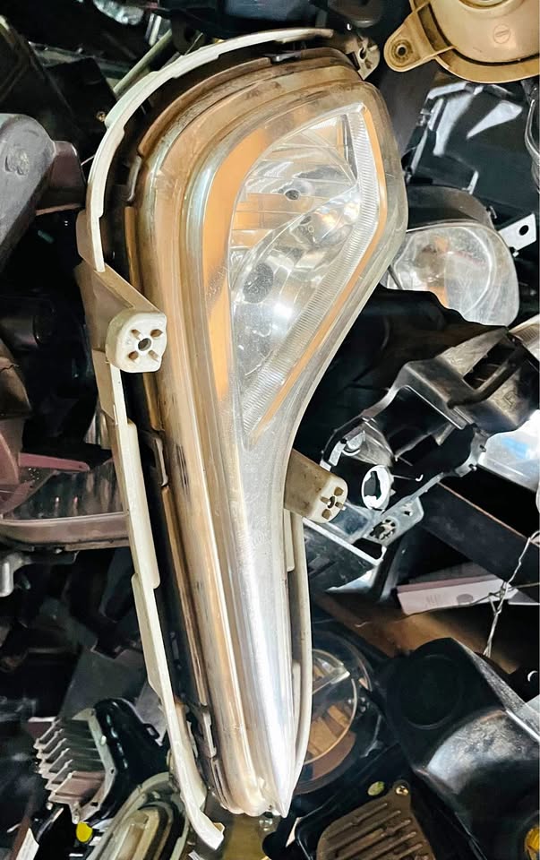 Hyundai Accent fog light - Private Seller Hyundai Accent fog light - Private Seller