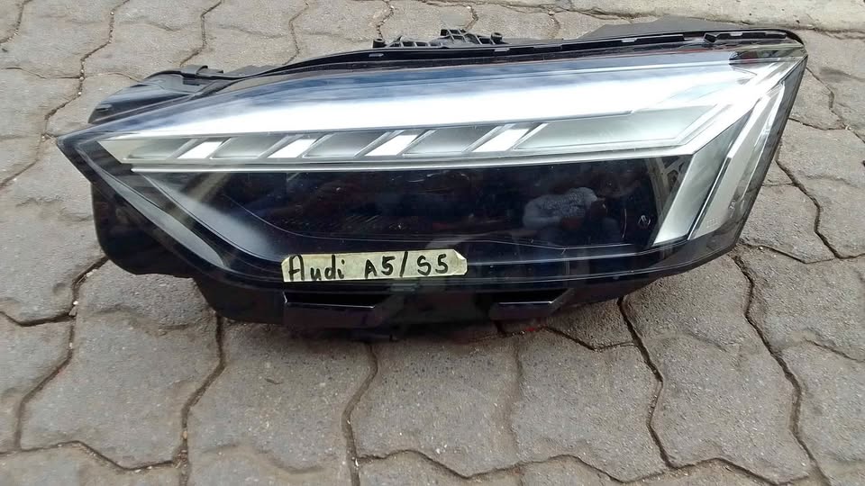 Audi A5 HEADLIGHT - Private Seller Audi A5 HEADLIGHT - Private Seller