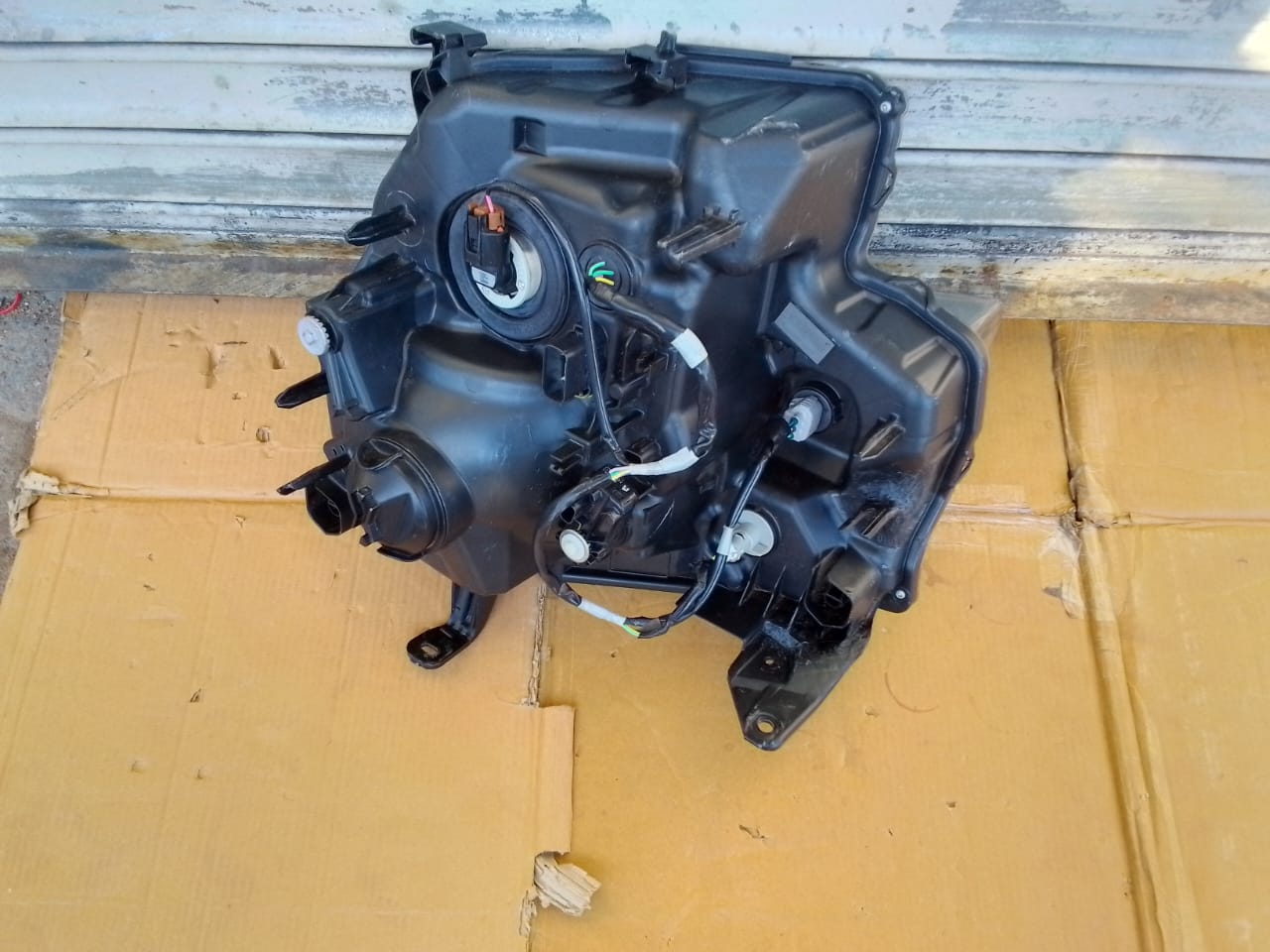 ( 2021-2023) FORD RANGER T9 RHS NORMAL HEADGLIHT - Private Seller ( 2021-2023) FORD RANGER T9 RHS NORMAL HEADGLIHT - Private Seller