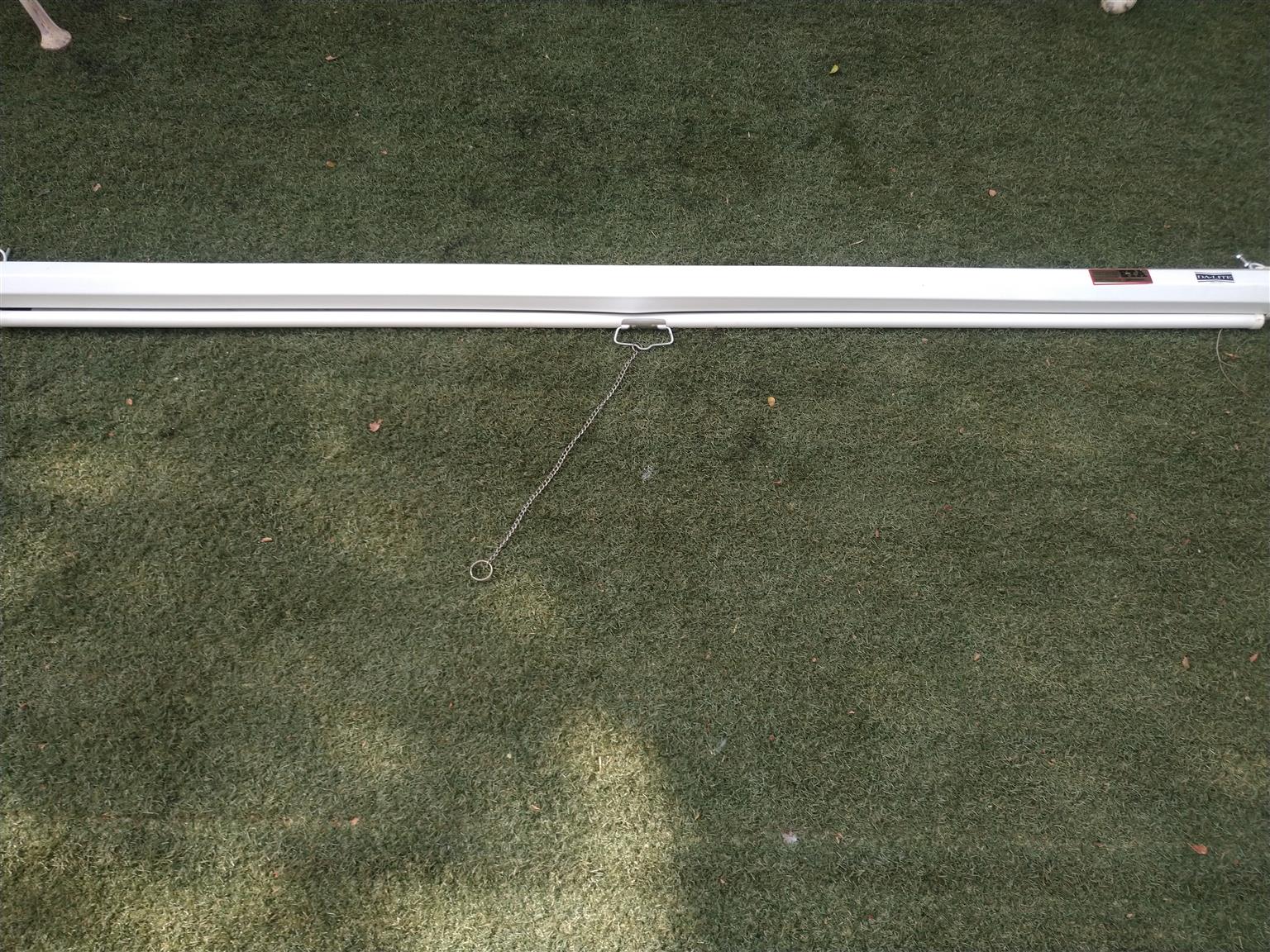 Da-Lite Pull downProjector Screen 1,8m x 1,8m Da-Lite Pull downProjector Screen 1,8m x 1,8m