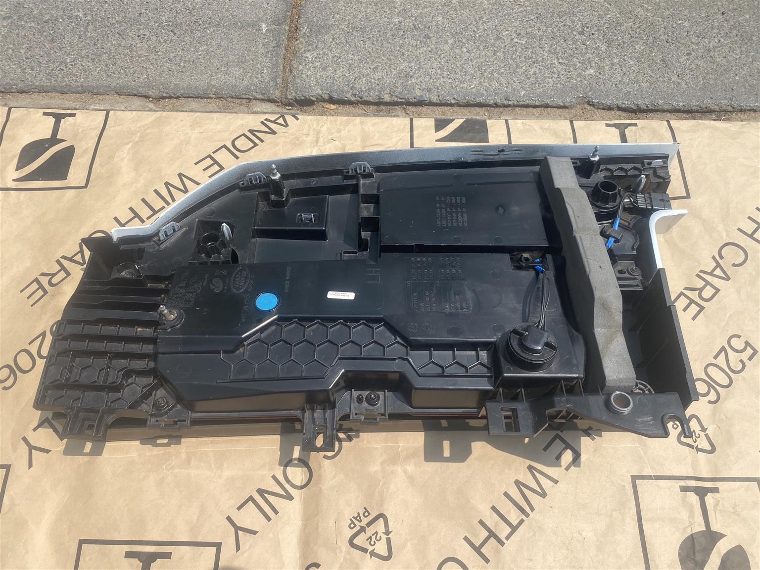 2023 LAND ROVER DEFENDER FULL LED TAIL LIGHT LEFT SIDE FOR SALE - Private Seller