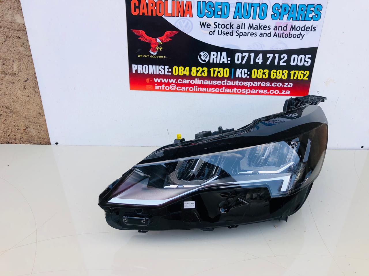 Peugeot 3008/5008 (LED technology) left side headlight - Private Seller Peugeot 3008/5008 (LED technology) left side headlight - Private Seller