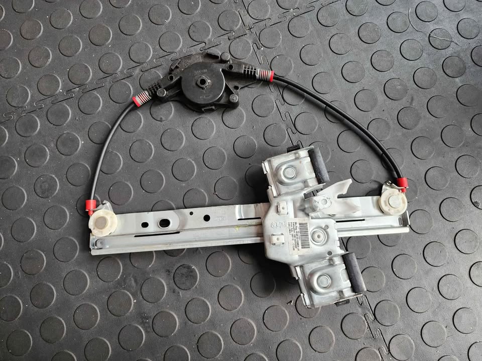 FORD FIESTA WINDOW MECHANISM- REAR LEFT - OEM  2008-2017 - Private Seller