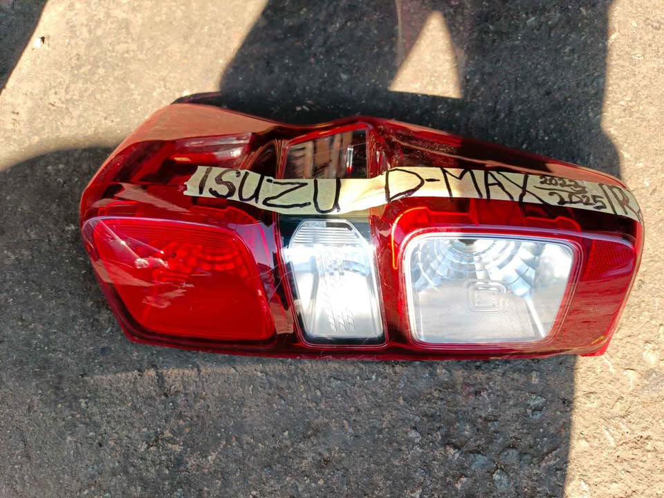 ISUZU DMAX TAIL LIGHT 2023-2025 - Private Seller