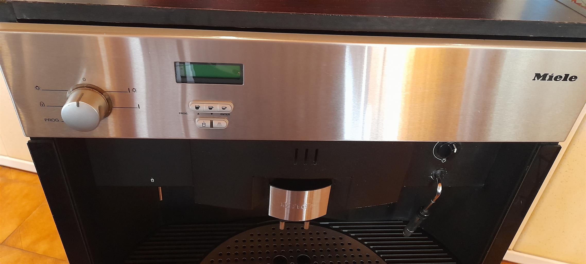 Miele coffee machine and warming drawer 