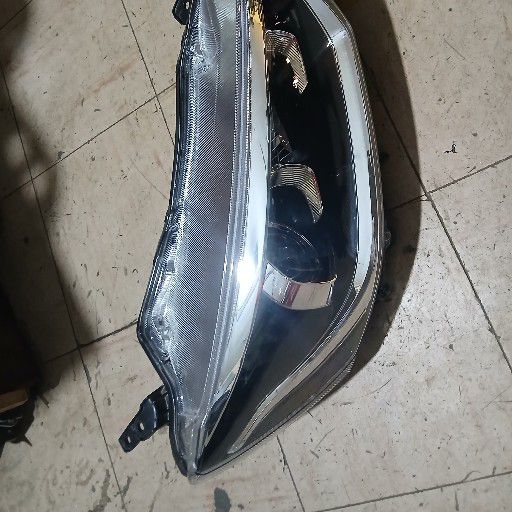Suzuki ertiga headlight - Private Seller Suzuki ertiga headlight - Private Seller