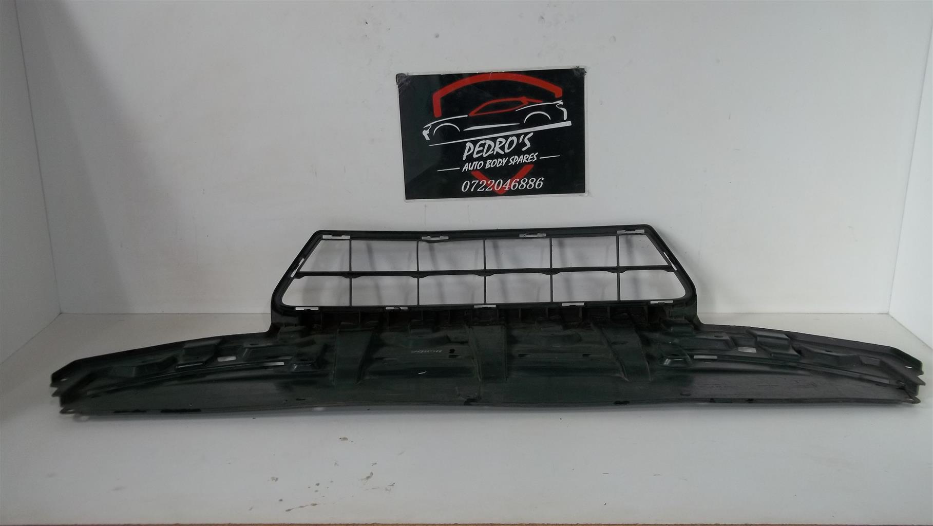 Audi A4 (B4) '16-'22 front bumper closing element - Private Seller Audi A4 (B4) '16-'22 front bumper closing element - Private Seller