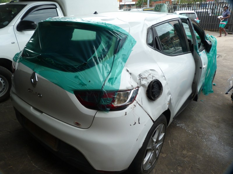 Renault Clio IV 900T Manual White - 2015 SPARESBOYZ STRIPPING FOR SPARES - Private Seller Renault Clio IV 900T Manual White - 2015 SPARESBOYZ STRIPPING FOR SPARES - Private Seller