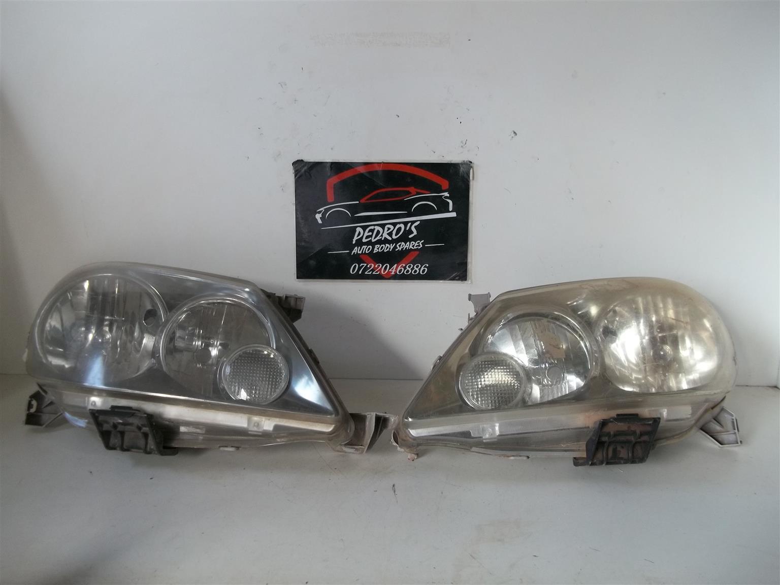 Toyota Fortuner '05-'09 L&R headlights (Pair) - Private Seller Toyota Fortuner '05-'09 L&R headlights (Pair) - Private Seller