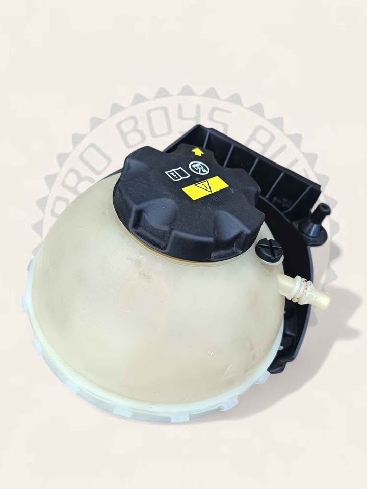 BMW F30 3 SERIES COOLANT WATER BOTTLE/RESERVOIR/EXPANSION TANK AVAILABLE FOR SALE IN EXCELLENT CONDI - Private Seller BMW F30 3 SERIES COOLANT WATER BOTTLE/RESERVOIR/EXPANSION TANK AVAILABLE FOR SALE IN EXCELLENT CONDI - Private Seller