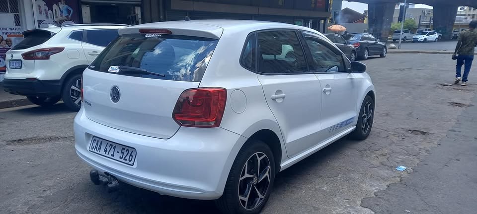 2014 VW POLO 1.4 PETROL, CONFORTLINE, MANUAL TRANSMISSION, WHITE COLOUR, 83000KM