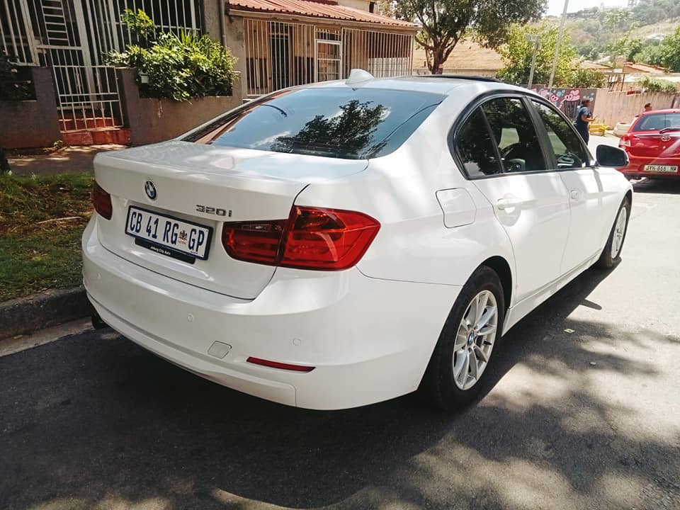 2012 BMW 320i F30 Automatic