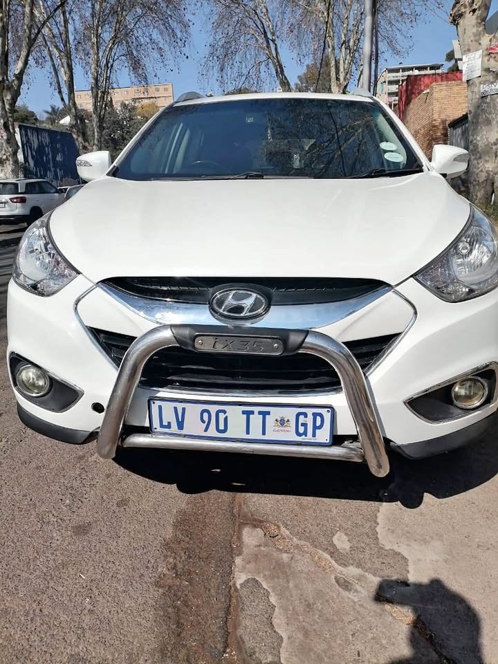 2011 HYUNDAI IX35 2.0 MANUAL TRANSMISSION IN EXCELLENT CONDITION  REVERSE CAMERA