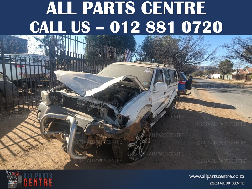 Nissan Np300 2005 stripping for spares