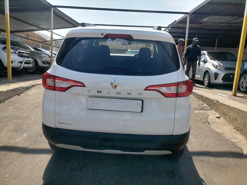 2022 Renault Triber 1.0 Dynamic Seven seater with a Service book