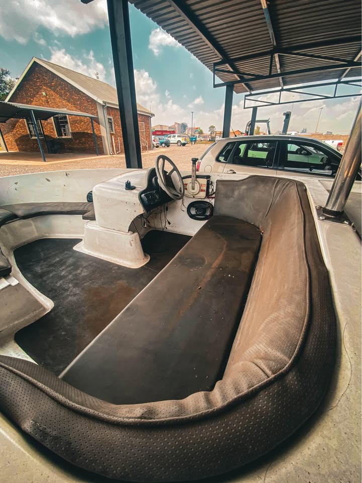 8 Seater Boat